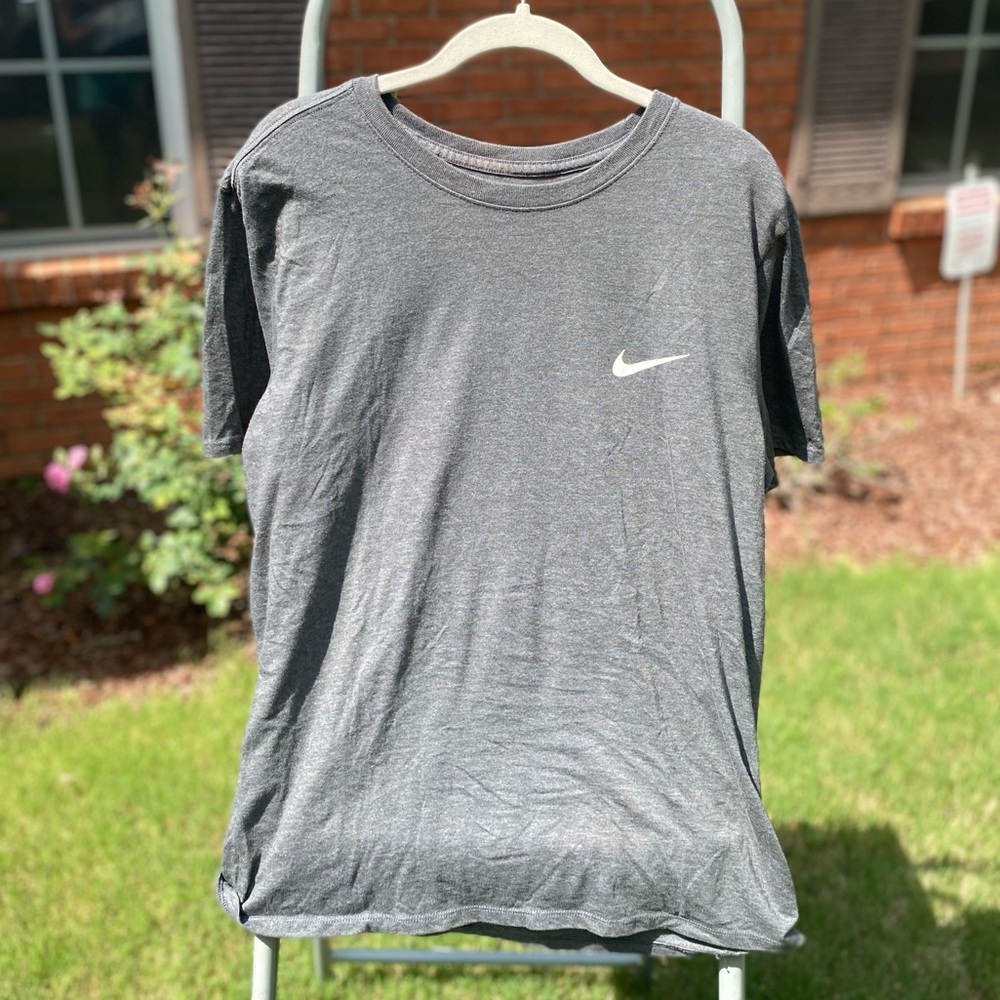 THE NIKE TEE | Gray | Size Large